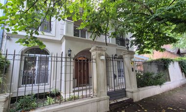 Venta Casa en Acassuso de 6 dormitorios