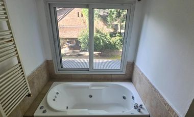 Venta Casa en Acassuso de 6 dormitorios