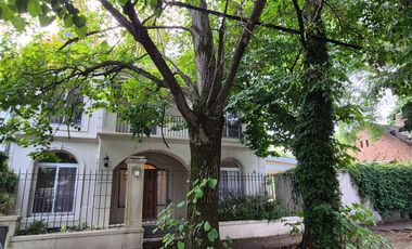 Venta Casa en Acassuso de 6 dormitorios