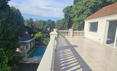 Venta Casa en Acassuso de 6 dormitorios