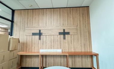 Oficina en alquiler temporario - Amoblada - 10 puestos + sala de reunión + privado