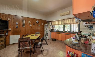 3 dormitorios - 2 baños completos // frente al Golf - IMPECABLE