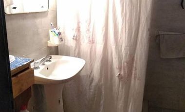 Amplio propiedad en esquina de mas de 700 m2 con casa y deposito  en venta en Laferrere