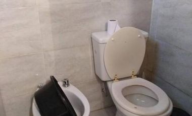 Amplio propiedad en esquina de mas de 700 m2 con casa y deposito  en venta en Laferrere