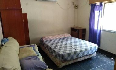 Amplio propiedad en esquina de mas de 700 m2 con casa y deposito  en venta en Laferrere