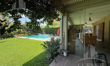 Casa 5 ambientes en alquiler con jardin y piscina - Fincas de Iraola