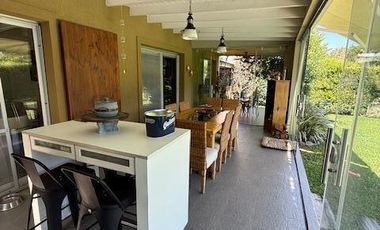 Casa 5 ambientes en alquiler con jardin y piscina - Fincas de Iraola