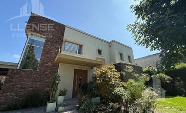 Casa 5 ambientes en alquiler con jardin y piscina - Fincas de Iraola