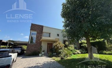 Casa 5 ambientes en alquiler con jardin y piscina - Fincas de Iraola