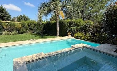 Casa 5 ambientes en alquiler con jardin y piscina - Fincas de Iraola