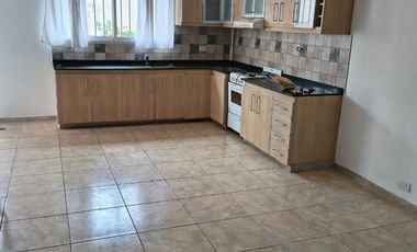 TRIPLEX en ALQUILER
