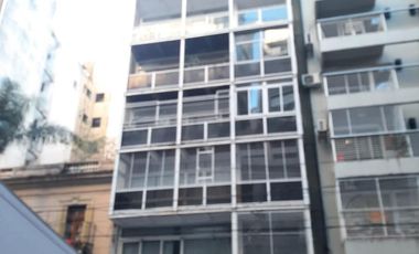 Piso al frente muy buena luz.