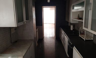 Piso al frente muy buena luz.