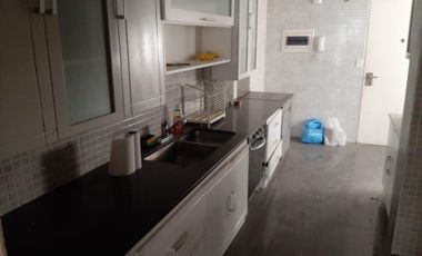 Piso al frente muy buena luz.