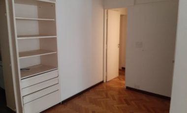 Piso al frente muy buena luz.