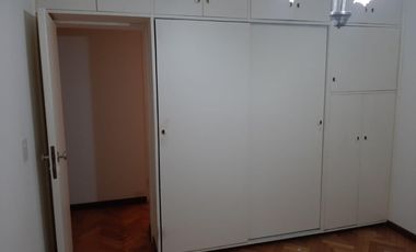 Piso al frente muy buena luz.