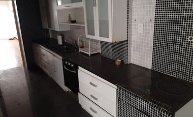 Piso al frente muy buena luz.