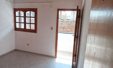 Departamento en  Villa Sarita, sobre Pedernera casi Roca