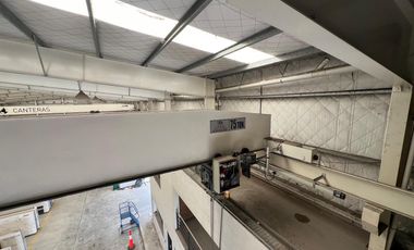 Depósito con showroom sobre Panamericana