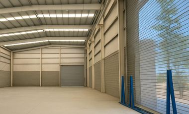 Depósito con showroom sobre Panamericana