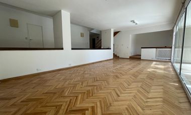 Acassuso Libertador al río. Líndisima casa en venta, 3 dormitorios, dependencia, garage, jardin