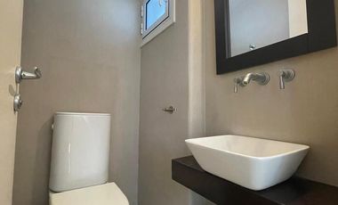 Acassuso Libertador al río. Líndisima casa en venta, 3 dormitorios, dependencia, garage, jardin