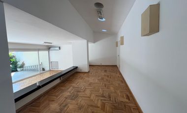 Acassuso Libertador al río. Líndisima casa en venta, 3 dormitorios, dependencia, garage, jardin