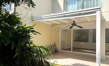 Acassuso Libertador al río. Líndisima casa en venta, 3 dormitorios, dependencia, garage, jardin