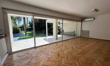 Acassuso Libertador al río. Líndisima casa en venta, 3 dormitorios, dependencia, garage, jardin