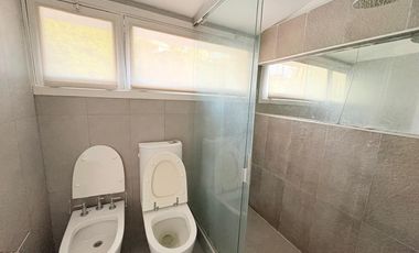 Acassuso Libertador al río. Líndisima casa en venta, 3 dormitorios, dependencia, garage, jardin