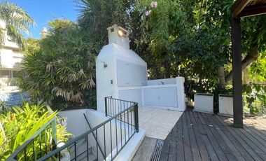 Acassuso Libertador al río. Líndisima casa en venta, 3 dormitorios, dependencia, garage, jardin