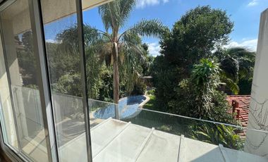 Acassuso Libertador al río. Líndisima casa en venta, 3 dormitorios, dependencia, garage, jardin