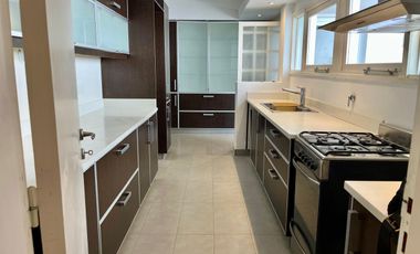 Acassuso Libertador al río. Líndisima casa en venta, 3 dormitorios, dependencia, garage, jardin