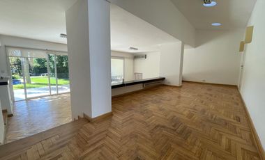 Acassuso Libertador al río. Líndisima casa en venta, 3 dormitorios, dependencia, garage, jardin