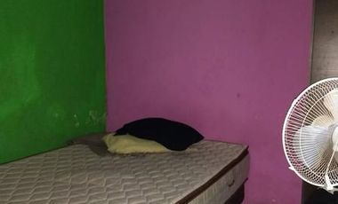 Vivienda multifamiliar con un casa y dos departamentos  en venta en Castillo