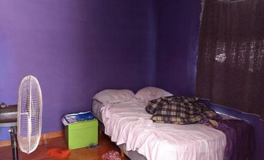 Vivienda multifamiliar con un casa y dos departamentos  en venta en Castillo