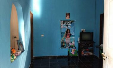 Vivienda multifamiliar con un casa y dos departamentos  en venta en Castillo