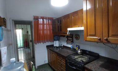 Casa 3 amb c/ fondo libre en Lomas de Zamora Oeste