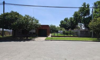 Casa quinta en Tortuguitas centro|600mts lote pileta, ideal vivienda o inversión.Todos los servicios