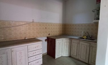 Casa quinta en Tortuguitas centro|600mts lote pileta, ideal vivienda o inversión.Todos los servicios