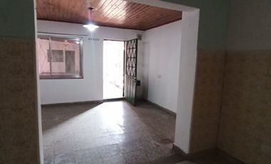 Casa quinta en Tortuguitas centro|600mts lote pileta, ideal vivienda o inversión.Todos los servicios