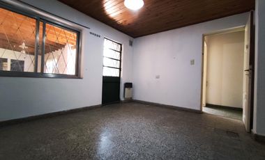 Casa quinta en Tortuguitas centro|600mts lote pileta, ideal vivienda o inversión.Todos los servicios