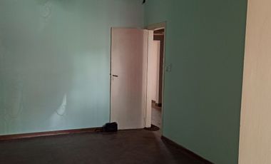Casa quinta en Tortuguitas centro|600mts lote pileta, ideal vivienda o inversión.Todos los servicios