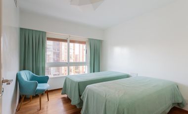 Departamento de 3 dormitorios en venta en San Isidro, con seguridad