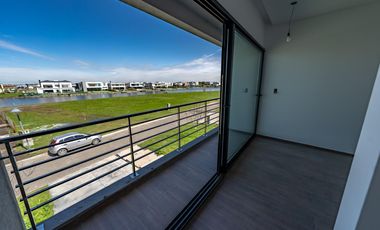 EN VENTA CASA 5 AMB A ESTRENAR EN VILLALOBOS
