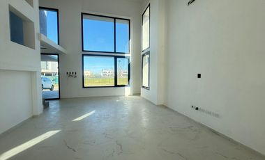 EN VENTA CASA 5 AMB A ESTRENAR EN VILLALOBOS