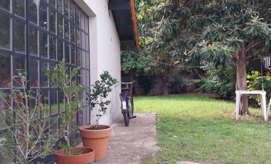 Casa en  barrio residencial de Temperley Este