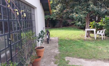 Casa en  barrio residencial de Temperley Este