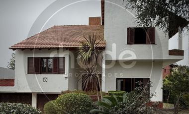 Gran casa en Santa Teresita