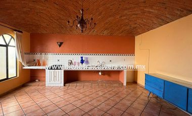 DEPARTAMENTO EN RENTA EN EL CENTRO DE TEQUISQUIAPAN. Mara